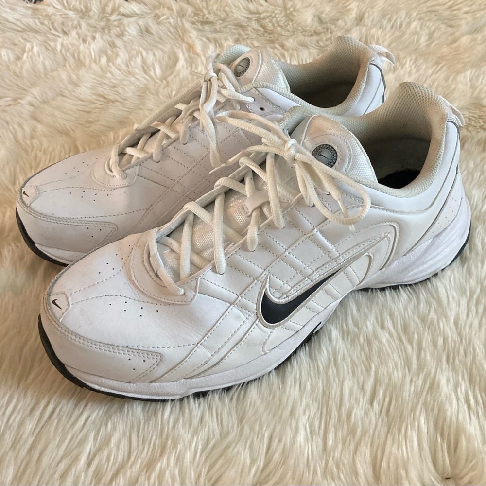 Men’s Nike shoes sneakers white size 11